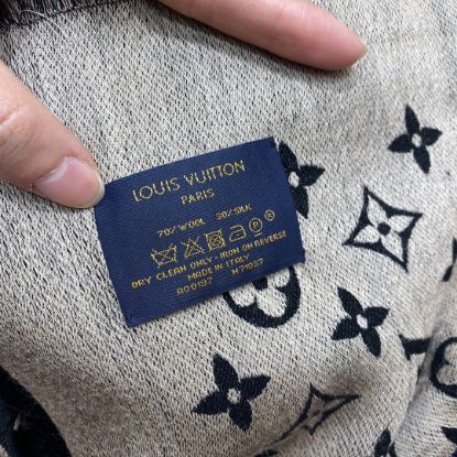 Picture of LV scarf