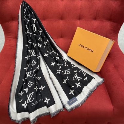 Picture of LV scarf