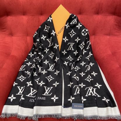 Picture of LV scarf