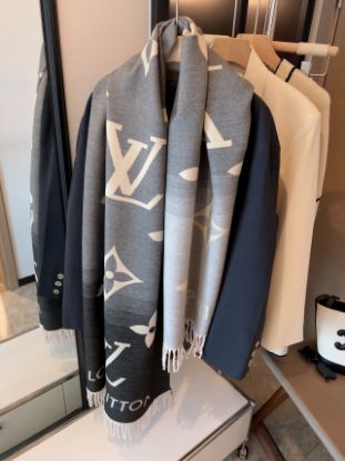 Picture of LV scarf