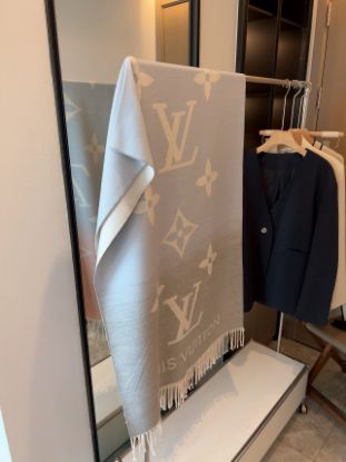 Picture of LV scarf