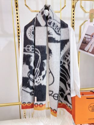 Picture of HERMES scarf